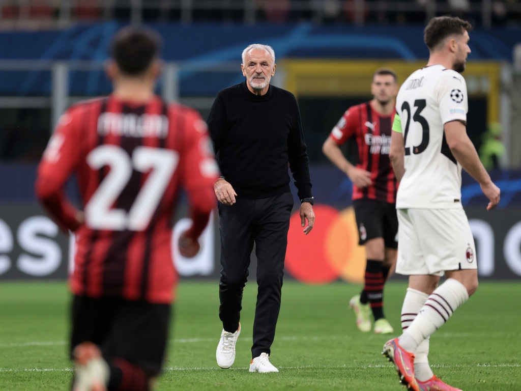 米兰迎战罗马:赛前洞察与罗马争分展望 同时,米兰在体能方面较为吃亏。由于刚结束